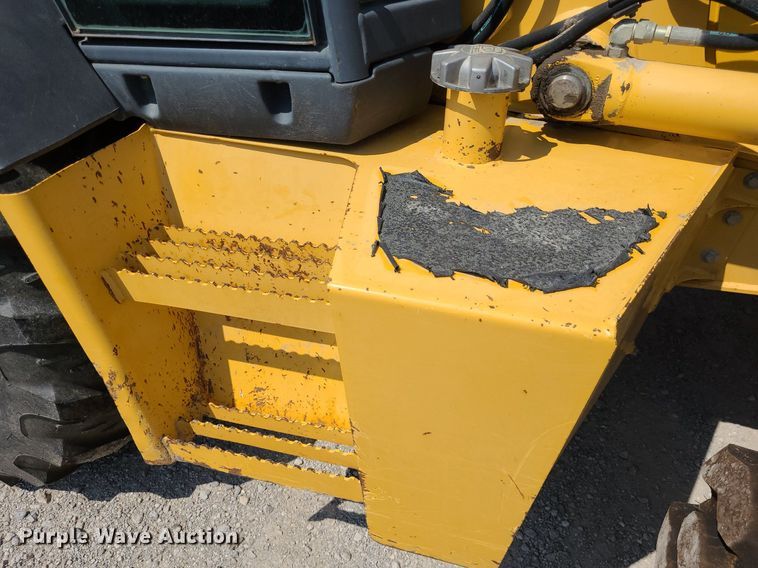 image for item DN8693 2003 John Deere 310SG  backhoe