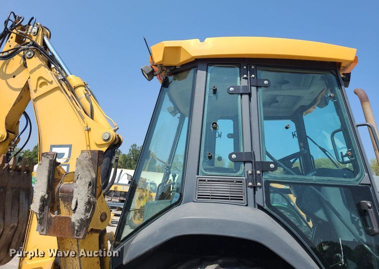 image for item DN8693 2003 John Deere 310SG  backhoe