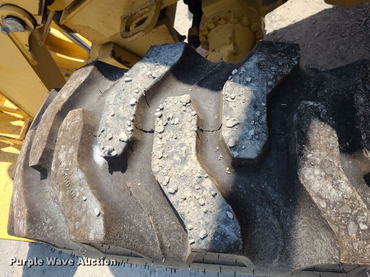 image for item DN8693 2003 John Deere 310SG  backhoe