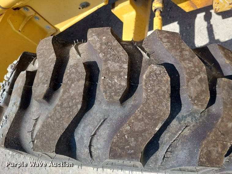 image for item DN8693 2003 John Deere 310SG  backhoe