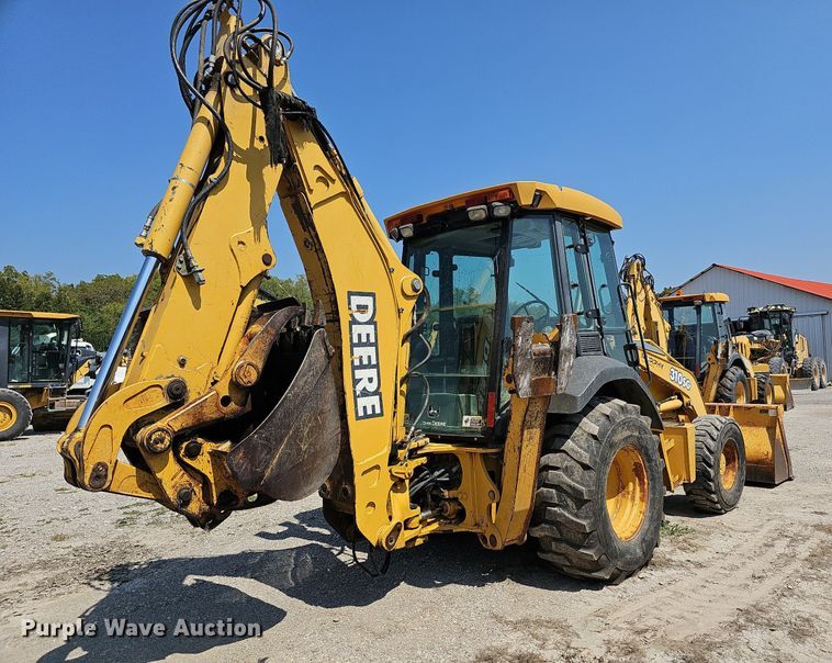 image for item DN8694 2005 John Deere 310SG  backhoe