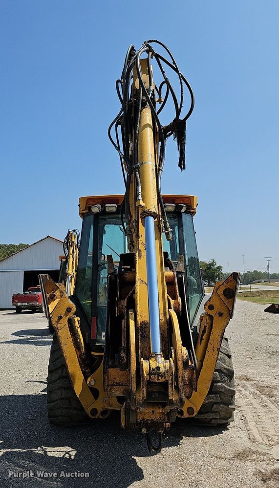 image for item DN8694 2005 John Deere 310SG  backhoe