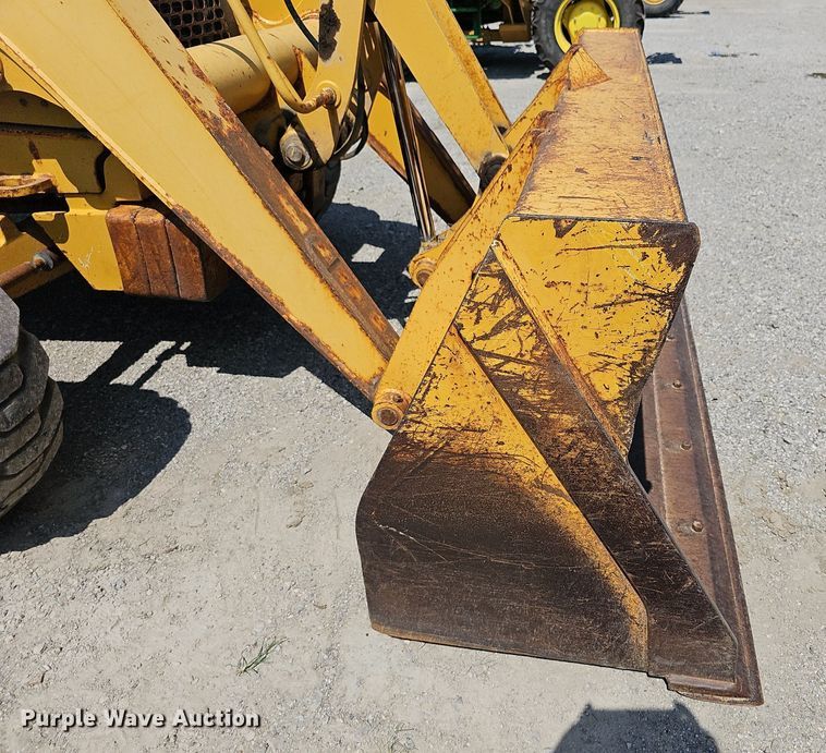 image for item DN8694 2005 John Deere 310SG  backhoe