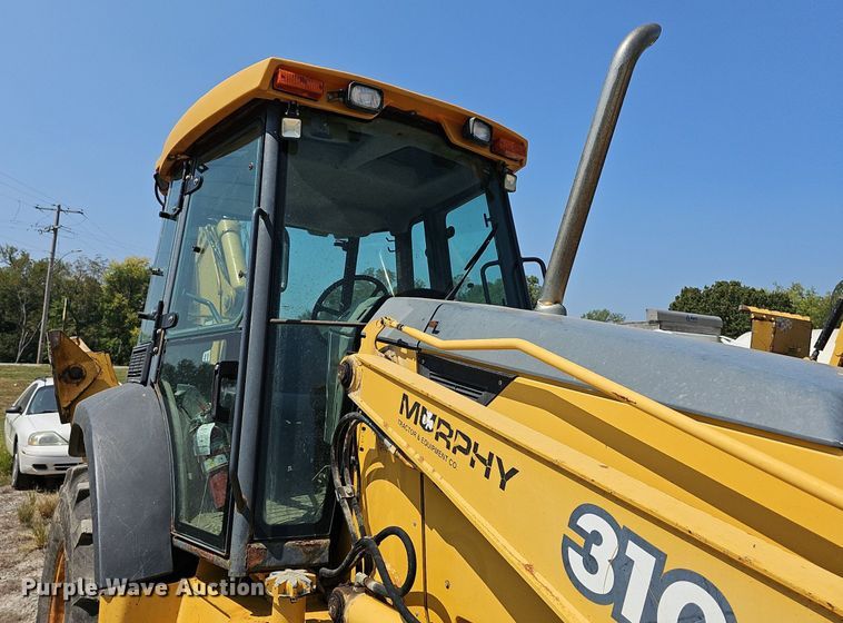 image for item DN8694 2005 John Deere 310SG  backhoe