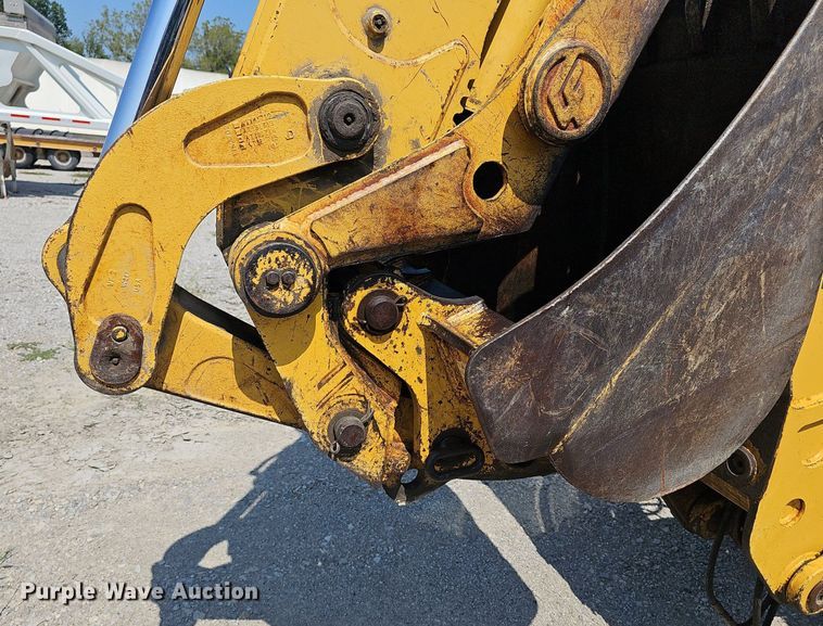 image for item DN8694 2005 John Deere 310SG  backhoe