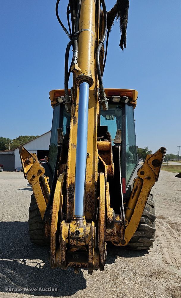 image for item DN8694 2005 John Deere 310SG  backhoe