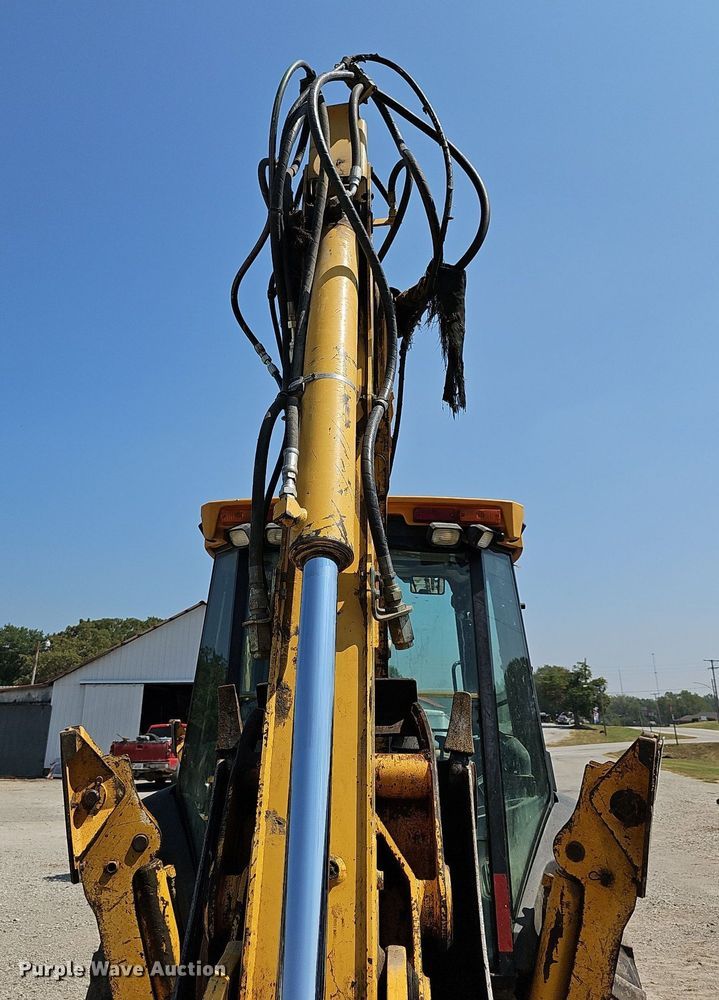 image for item DN8694 2005 John Deere 310SG  backhoe