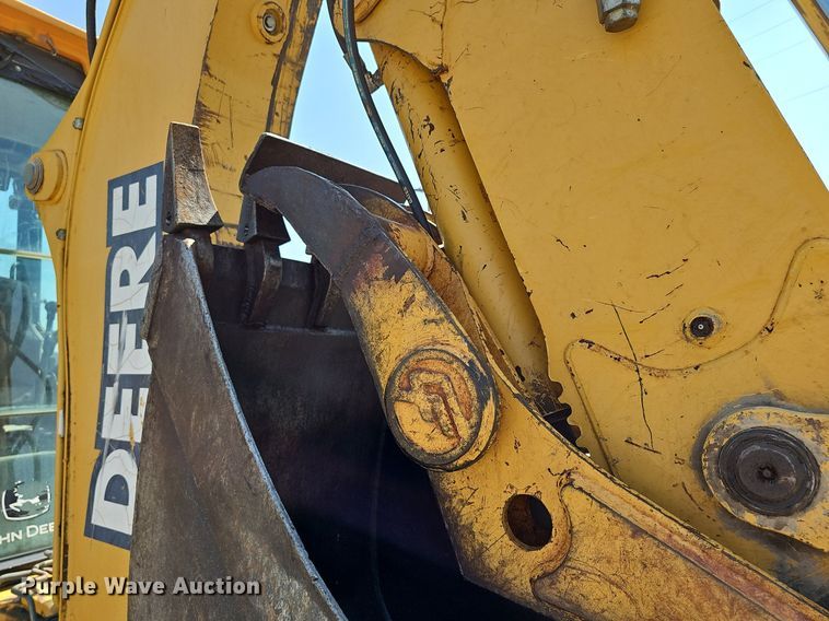 image for item DN8694 2005 John Deere 310SG  backhoe