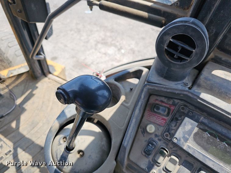 image for item DN8694 2005 John Deere 310SG  backhoe