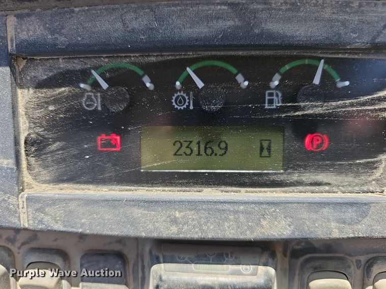 image for item DN8694 2005 John Deere 310SG  backhoe