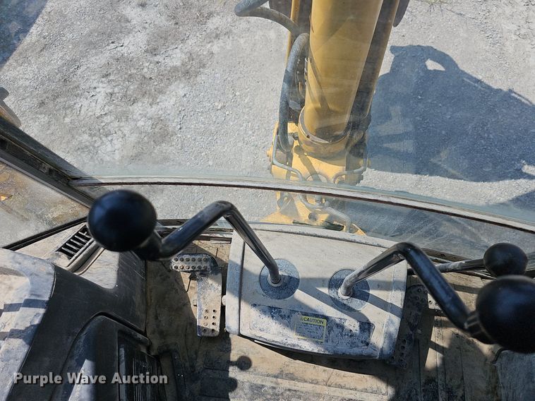 image for item DN8694 2005 John Deere 310SG  backhoe