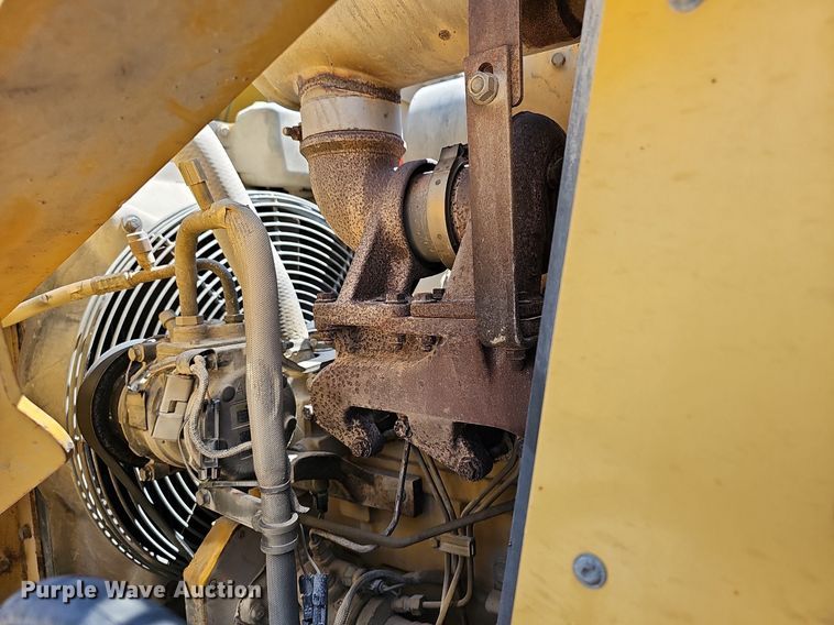 image for item DN8694 2005 John Deere 310SG  backhoe