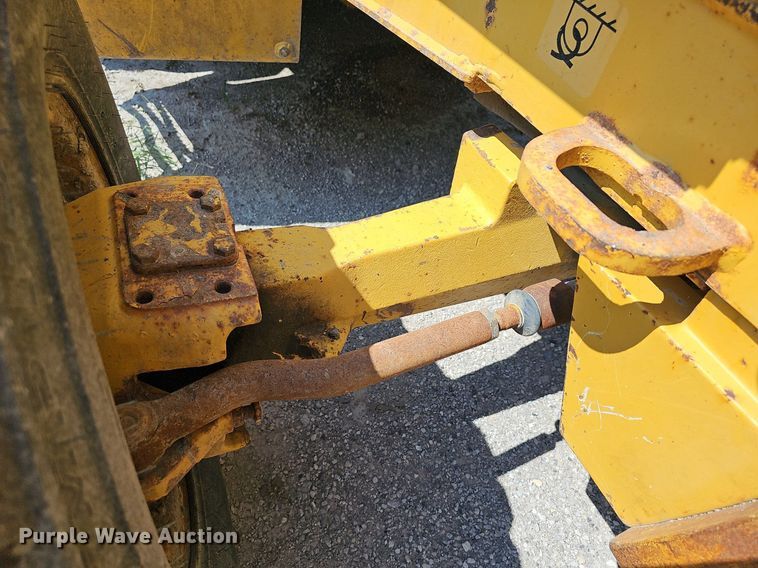 image for item DN8694 2005 John Deere 310SG  backhoe