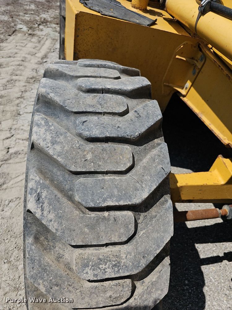 image for item DN8694 2005 John Deere 310SG  backhoe