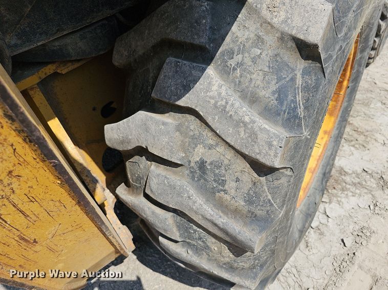 image for item DN8694 2005 John Deere 310SG  backhoe