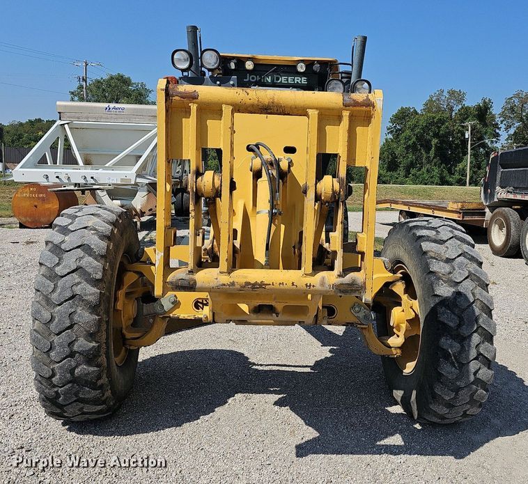 image for item DN8719 2010 John Deere 670G  motor grader