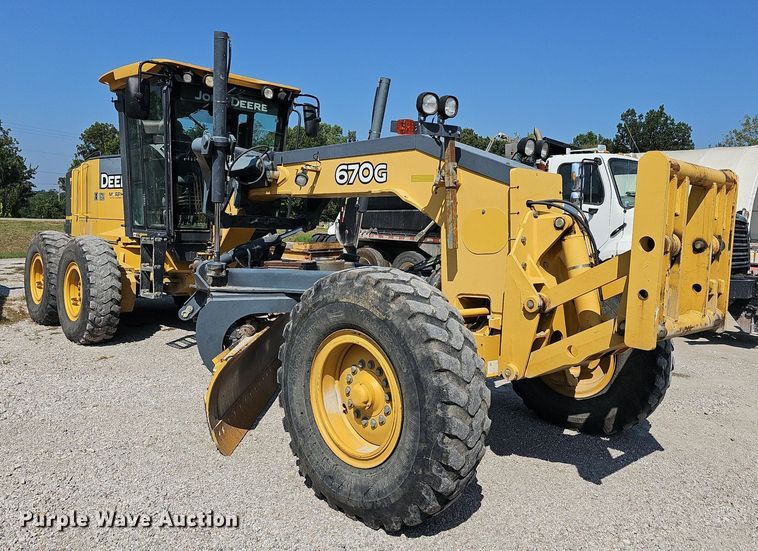 image for item DN8719 2010 John Deere 670G  motor grader