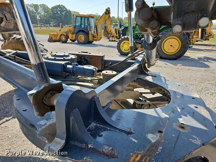 image for item DN8719 2010 John Deere 670G  motor grader