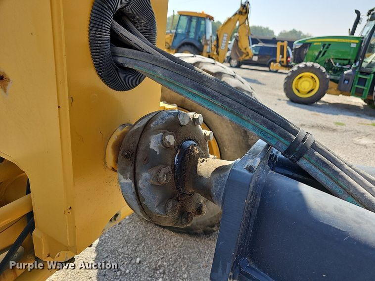 image for item DN8719 2010 John Deere 670G  motor grader