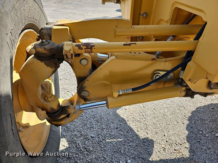 image for item DN8719 2010 John Deere 670G  motor grader