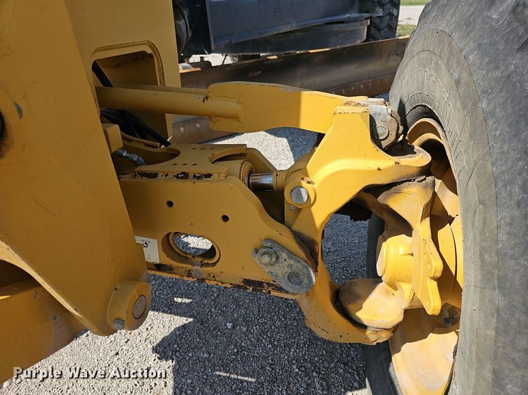 image for item DN8719 2010 John Deere 670G  motor grader