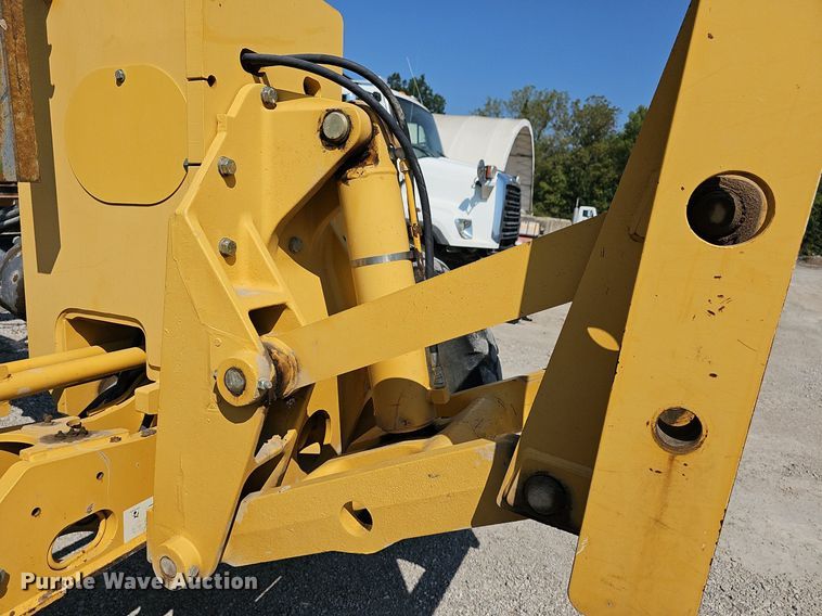 image for item DN8719 2010 John Deere 670G  motor grader