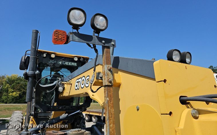 image for item DN8719 2010 John Deere 670G  motor grader