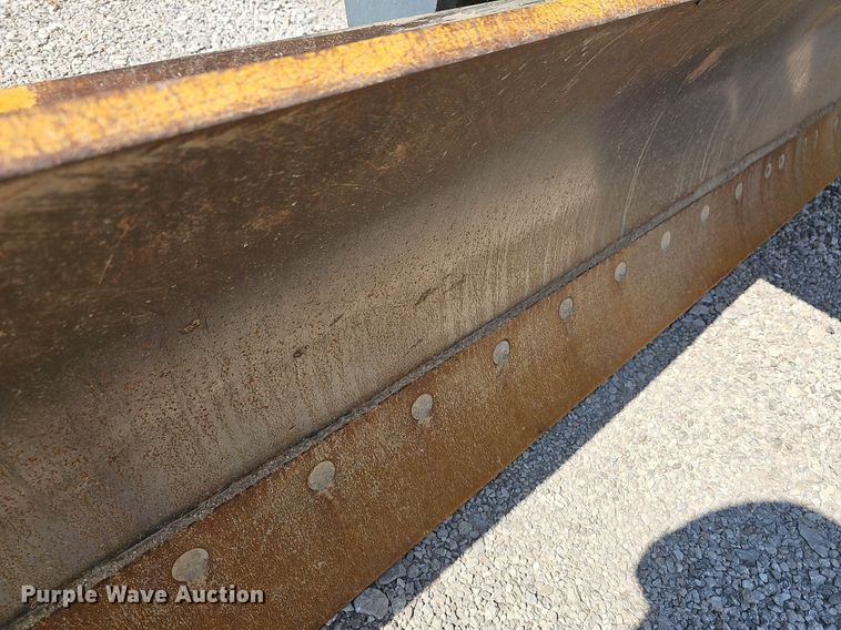 image for item DN8719 2010 John Deere 670G  motor grader