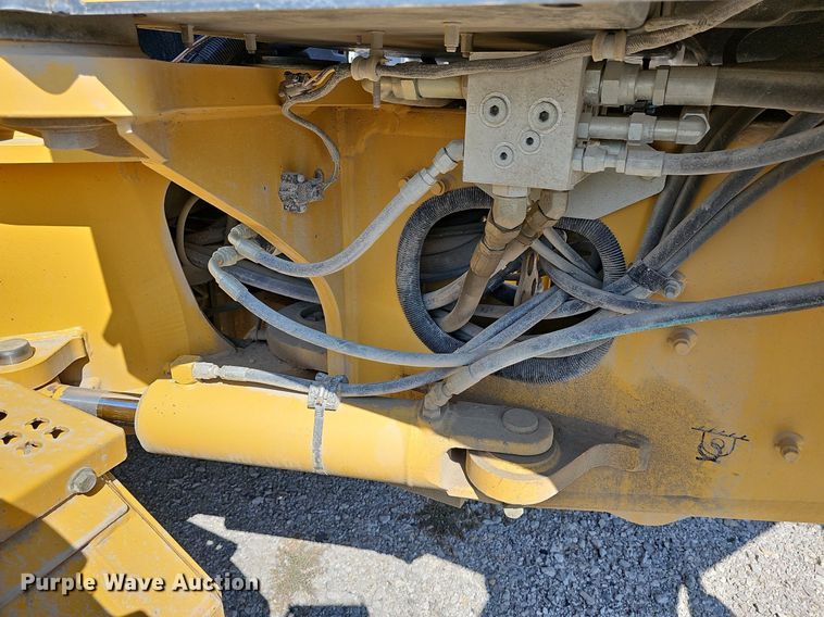 image for item DN8719 2010 John Deere 670G  motor grader