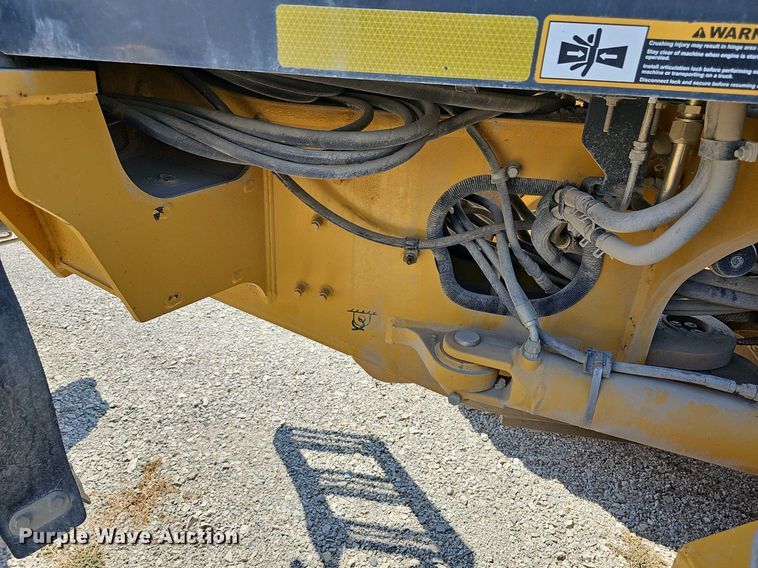 image for item DN8719 2010 John Deere 670G  motor grader