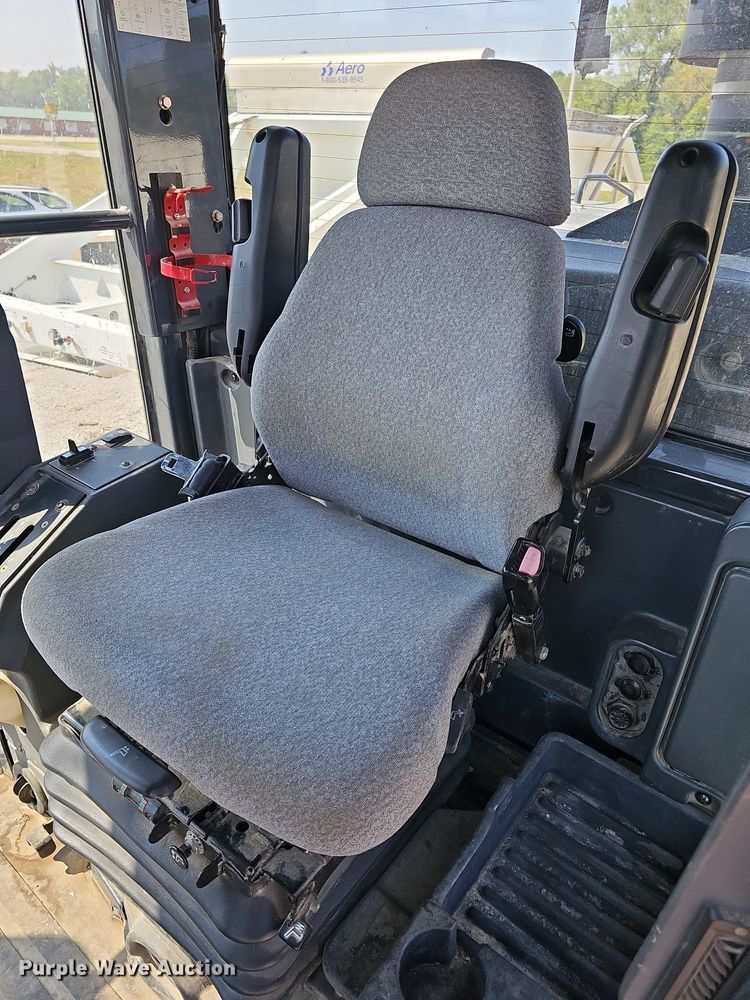 image for item DN8719 2010 John Deere 670G  motor grader