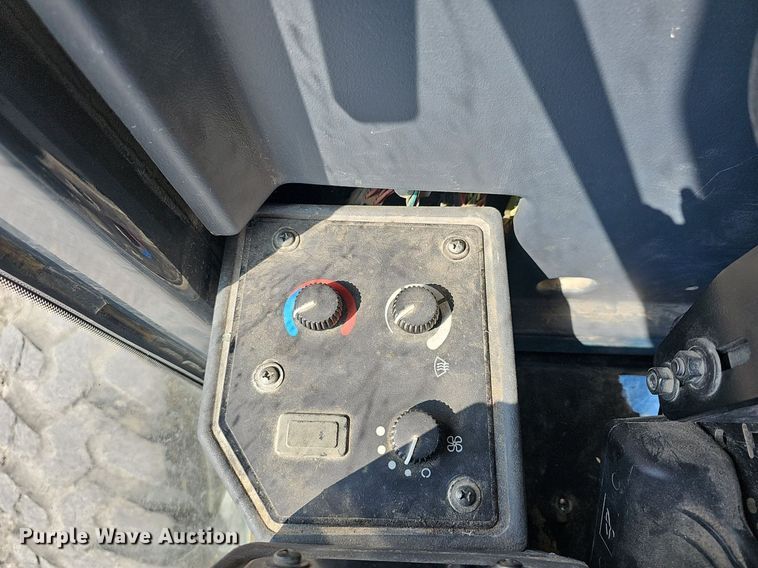 image for item DN8719 2010 John Deere 670G  motor grader