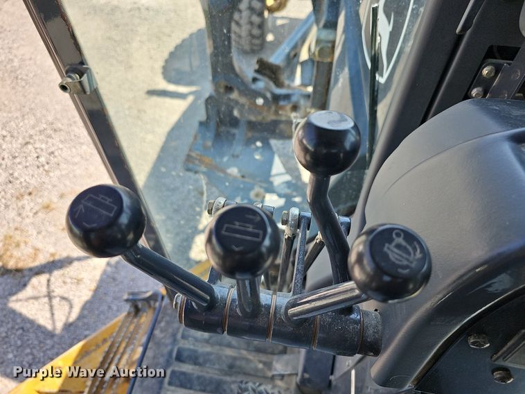 image for item DN8719 2010 John Deere 670G  motor grader