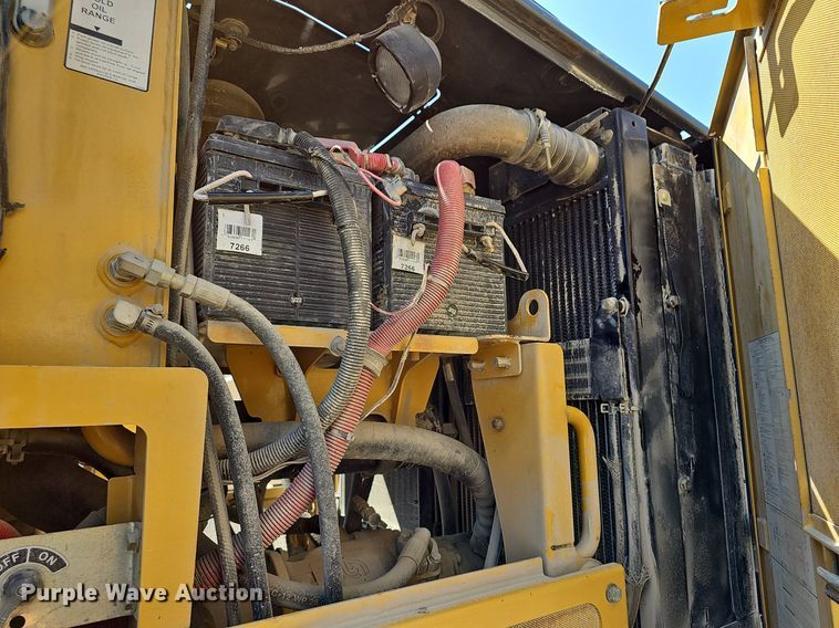 image for item DN8719 2010 John Deere 670G  motor grader