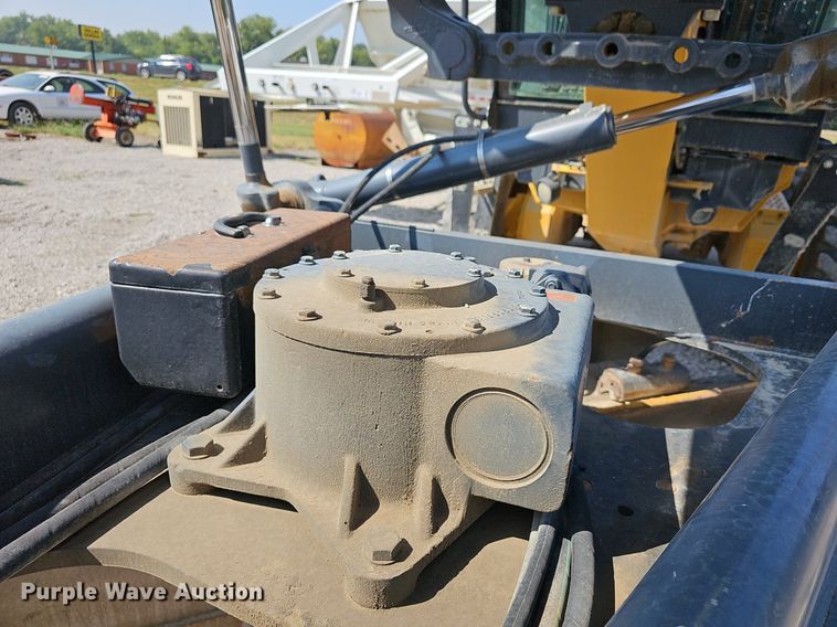 image for item DN8719 2010 John Deere 670G  motor grader