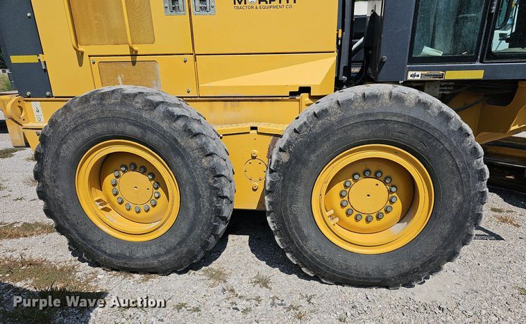 image for item DN8719 2010 John Deere 670G  motor grader