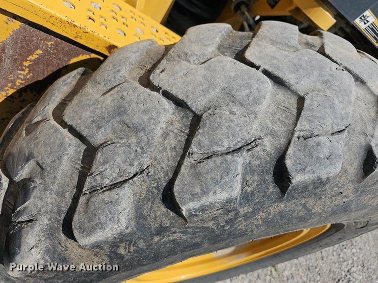 image for item DN8719 2010 John Deere 670G  motor grader