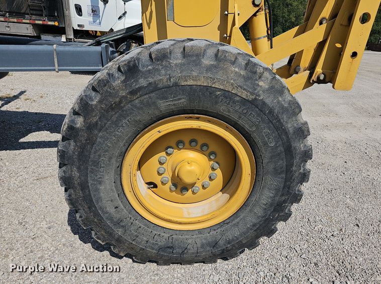 image for item DN8719 2010 John Deere 670G  motor grader