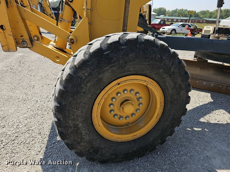 image for item DN8719 2010 John Deere 670G  motor grader