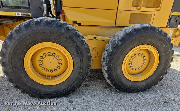 image for item DN8719 2010 John Deere 670G  motor grader