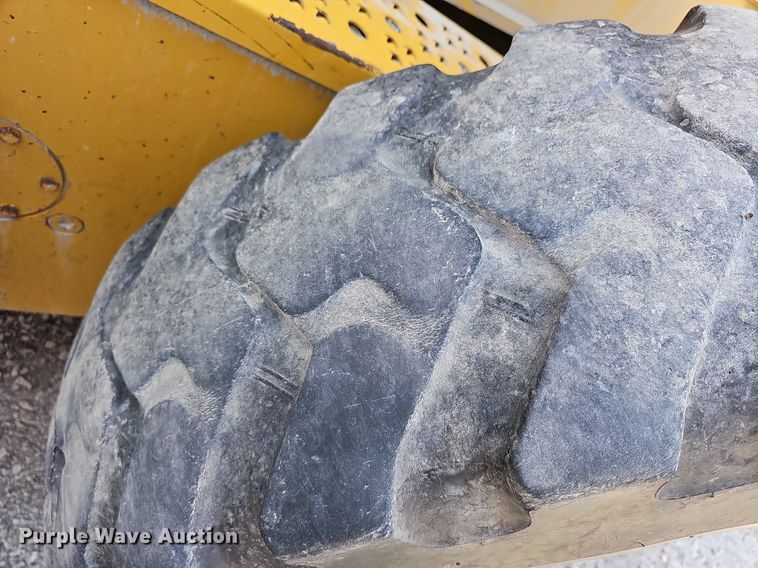 image for item DN8719 2010 John Deere 670G  motor grader