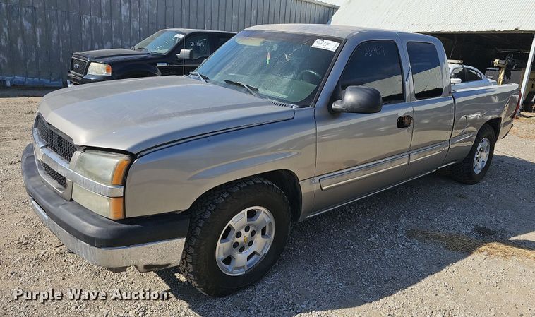 image for item DN8728 2003 Chevrolet Silverado 1500  Ext. Cab pickup truck