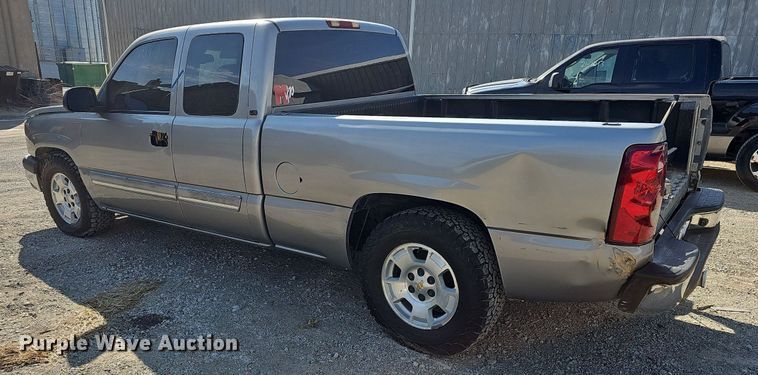 image for item DN8728 2003 Chevrolet Silverado 1500  Ext. Cab pickup truck