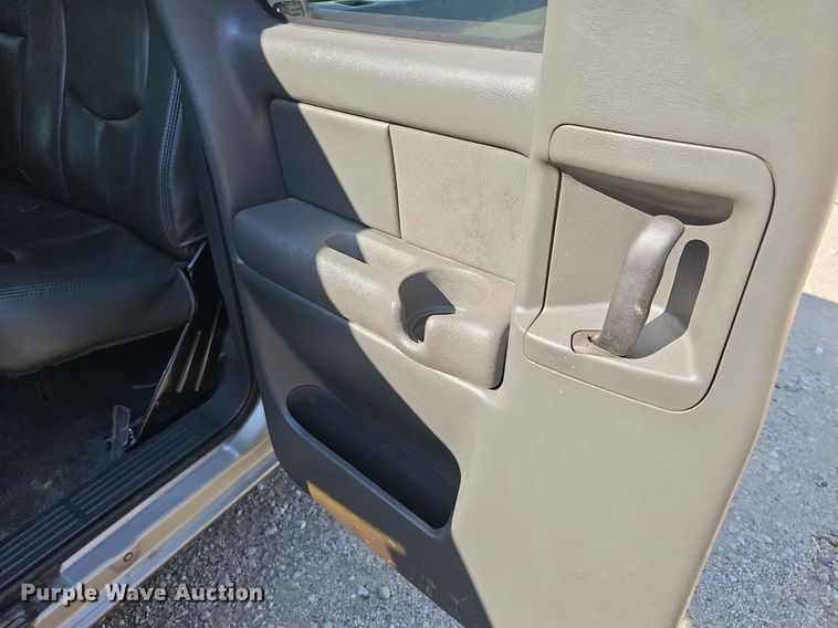 image for item DN8728 2003 Chevrolet Silverado 1500  Ext. Cab pickup truck