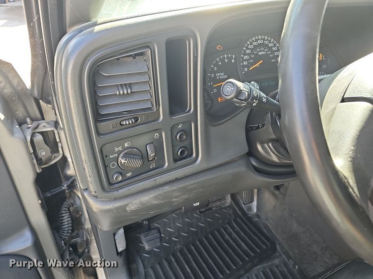 image for item DN8728 2003 Chevrolet Silverado 1500  Ext. Cab pickup truck
