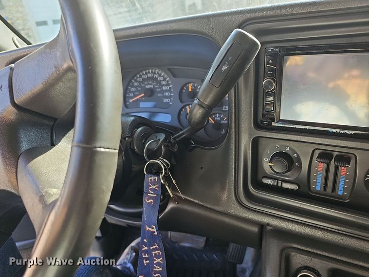 image for item DN8728 2003 Chevrolet Silverado 1500  Ext. Cab pickup truck