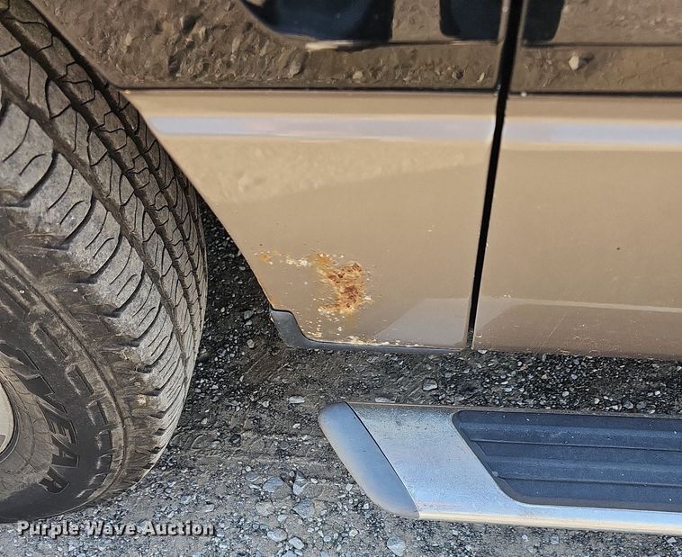 image for item DN8730 2005 Ford F150  SuperCrew pickup truck