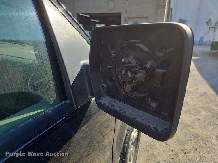 image for item DN8730 2005 Ford F150  SuperCrew pickup truck