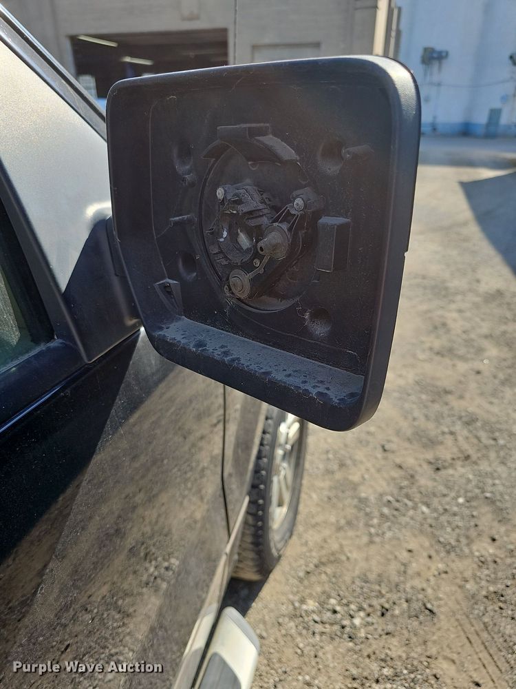 image for item DN8730 2005 Ford F150  SuperCrew pickup truck