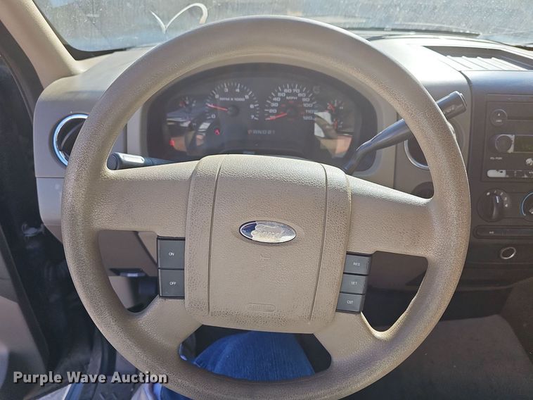 image for item DN8730 2005 Ford F150  SuperCrew pickup truck